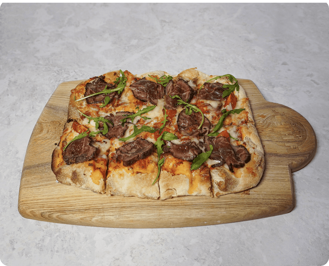 Пицца «Луна» с ростбифом